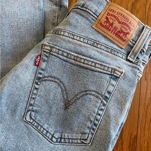 Levi’s Wedgie Straight